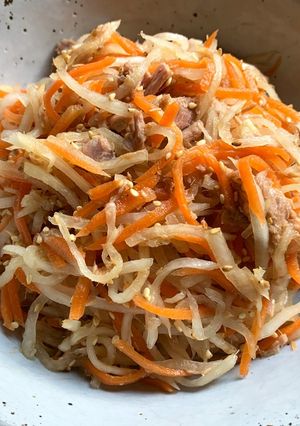 A picture of Daikon, Carrot & Tuna Salad.