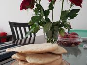 Una foto de semolina sin huevo pan