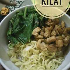 A picture of Mie Ayam Kilat.