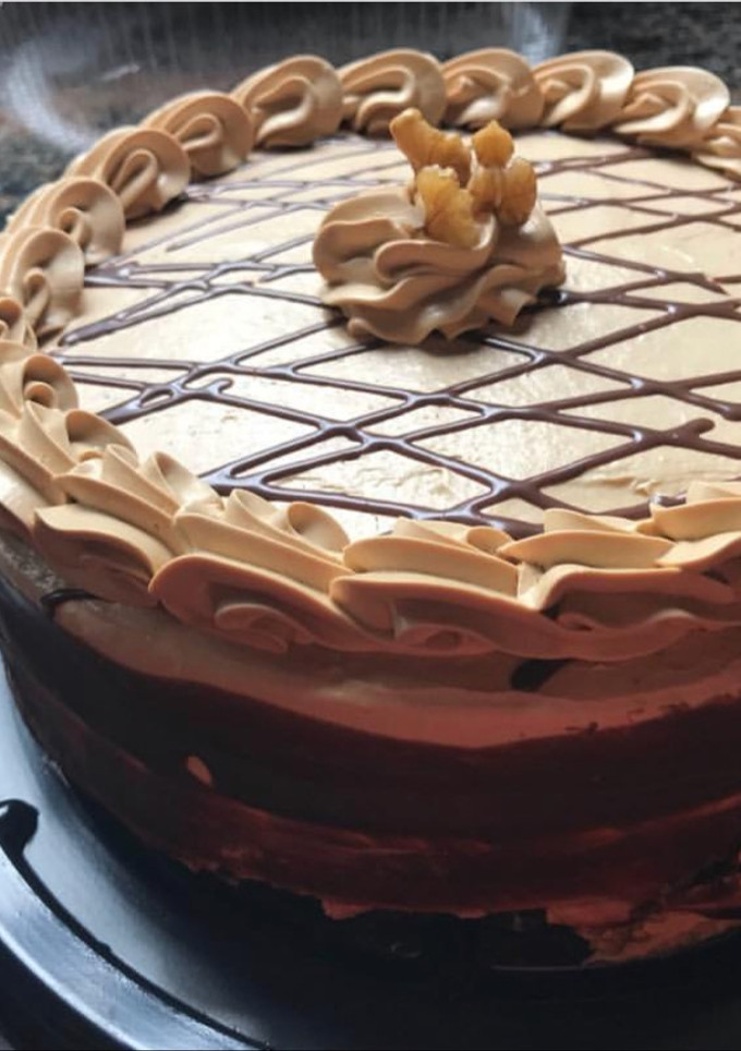 Una foto de Torta de nuez y dulce de leche. Fácil, ideal para vender