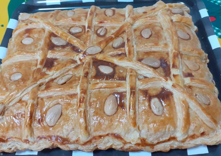 Empanada de cabello de Ángel, pasas, y dátiles