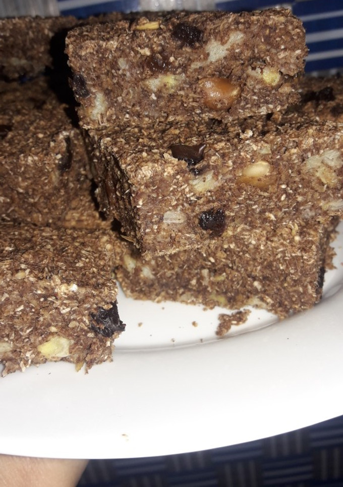 Una foto de Budín de avena, cacao amargo, frutos secos y banana sin harina