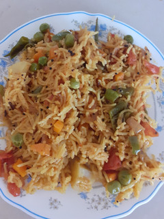 વધારેલા ભાત (Vagharela Bhat Recipe In Gujarati) રેસીપી મુખ્ય ફોટો