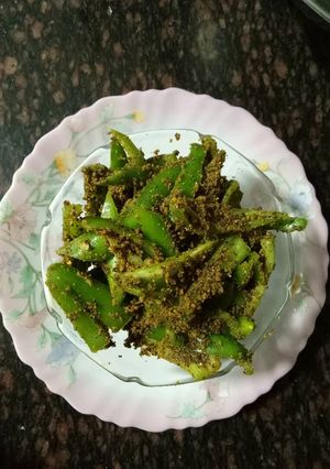 A picture of Instant Green chilli Pickel.