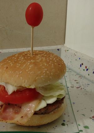 Foto principal de Hamburguesas de pollo con curry y pistachos