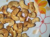 Sugar coated cashew nuts