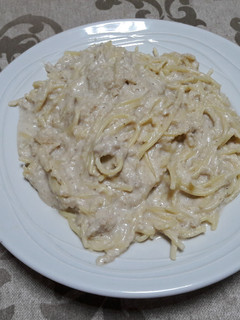 Una foto de Espaguetis con "queso crema" de avena sin gluten veganos 🍝