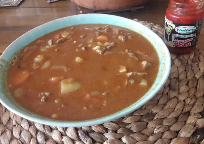 Receta Gulyás - clásica sopa húngara - comida húngara en castellano