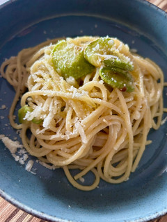 Una foto de Pasta con Calabacín (Pasta alla Norma) 🥒🧀