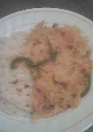 A picture of Stir fried rice with cabbage.