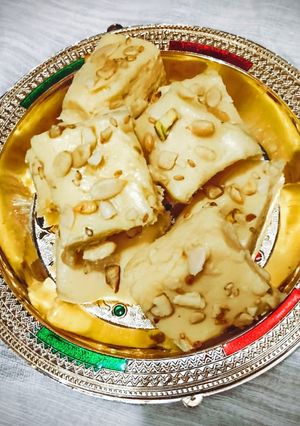 कंडसेड मिल्क बर्फी रेसिपी मुख्य फोटो