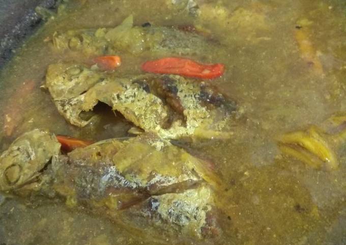 Ikan kembung bumbu kuning /pesmol