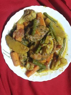 সব্জী মাছের ঝোল (sabji macher jhol recipe in Bengali) রেসিপির প্রধান ছবি