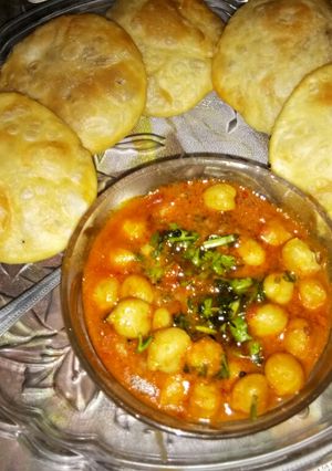 A picture of Sattu kachori /chole.