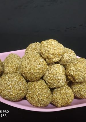 તલ ના લાડુ (Til Ladoo Recipe In Gujarati) રેસીપી મુખ્ય ફોટો