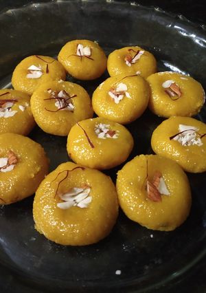A picture of Kesar peda.