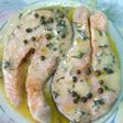 Salmón con pimienta verde y queso azul