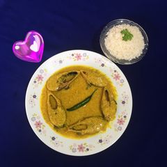 A picture of Bhapa / Steamed Hilsa Fish.