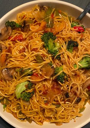 A picture of Vegan Teriyaki Stir Fry 𝓥 (𝙿𝚕𝚊𝚗𝚝 𝙱𝚊𝚜𝚎𝚍 𝙼𝚊𝚖𝚊𝚜🌿).
