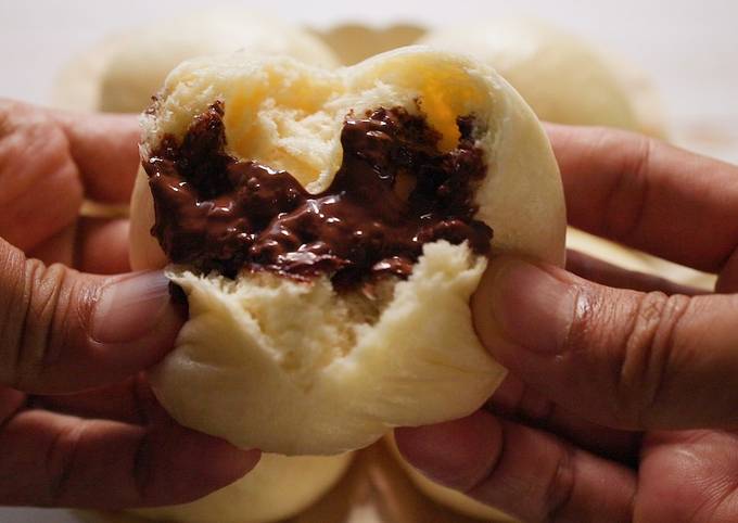 BakPao Steamed Bun with Chocolate Filling