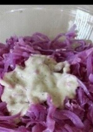 Una foto de Ensalada de repollo morado