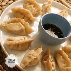 Una foto de 🥢🥟 Gyozas de v/c y mango🥟🥢