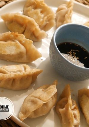 Una foto de 🥢🥟 Gyozas de v/c y mango🥟🥢