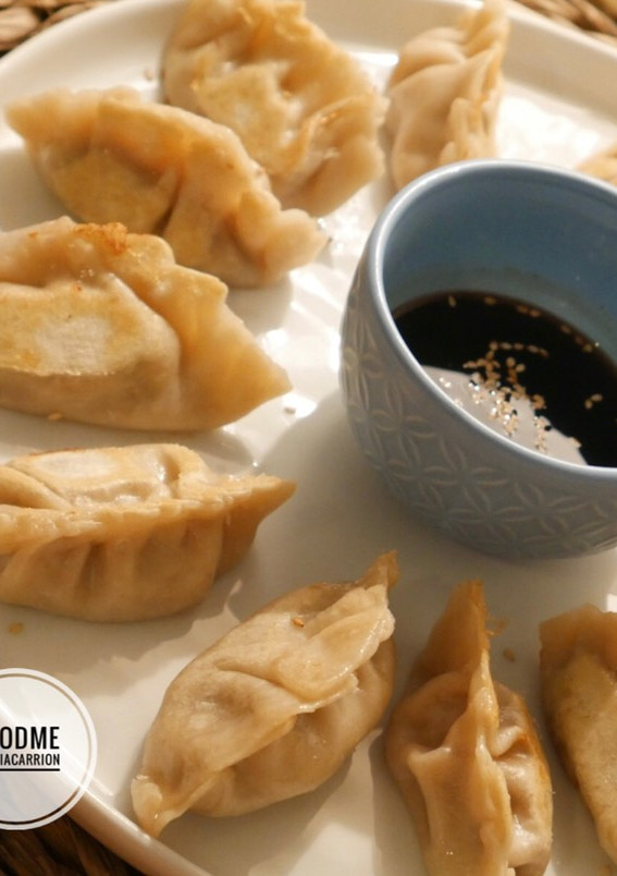 Una foto de 🥢🥟 Gyozas de v/c y mango🥟🥢