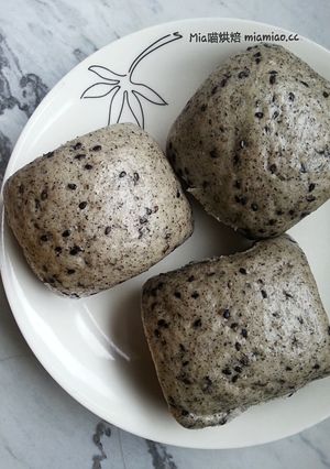 黑芝麻饅頭（每顆約190Kcal） 的食譜成品照片
