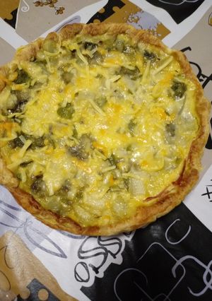 Una foto de Tortilla rellena de verdura en hojaldre