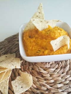 Foto principal de Dip de zanahoria, nueces y cilantro