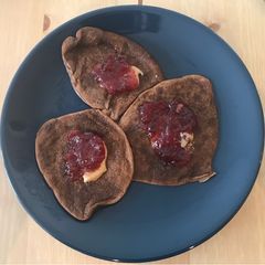 A picture of Chocolate vegan pancakes.