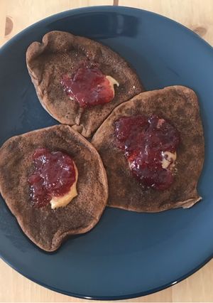 A picture of Chocolate vegan pancakes.