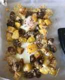 Πατάτες με αυγά και μανιτάρια της παρέας με σκόρδο, θυμάρι και ξύσμα λεμόνι στον φούρνο