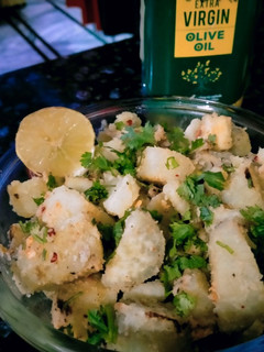 स्वीट पोटैटो रोस्टेड चाट (Sweet potato roasted chaat recipe in Hindi) रेसिपी मुख्य फोटो
