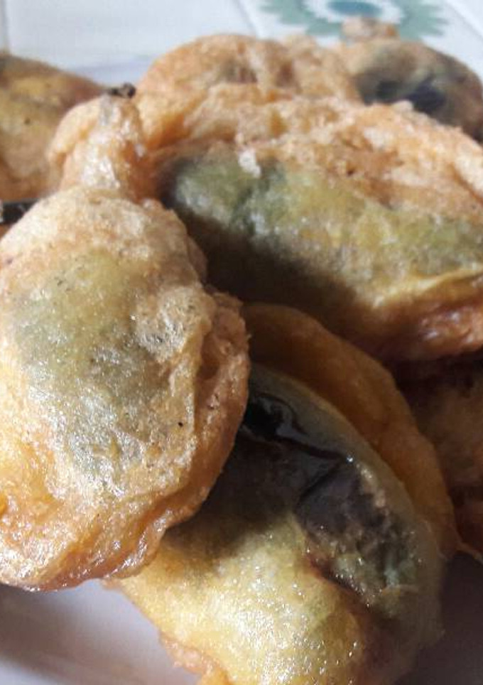 Una foto de Chiles rellenos de picadillo capeados