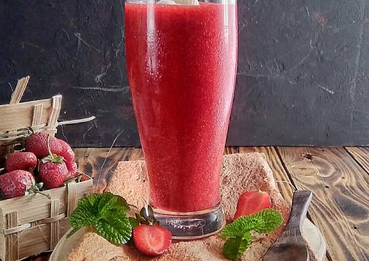 Langkah Mudah untuk Menyiapkan Strawberry smoothies yang Lezat Sekali