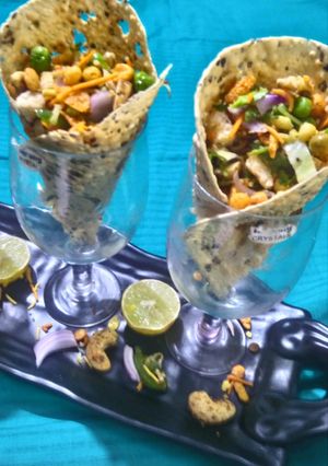 A picture of Papad cone chaat.