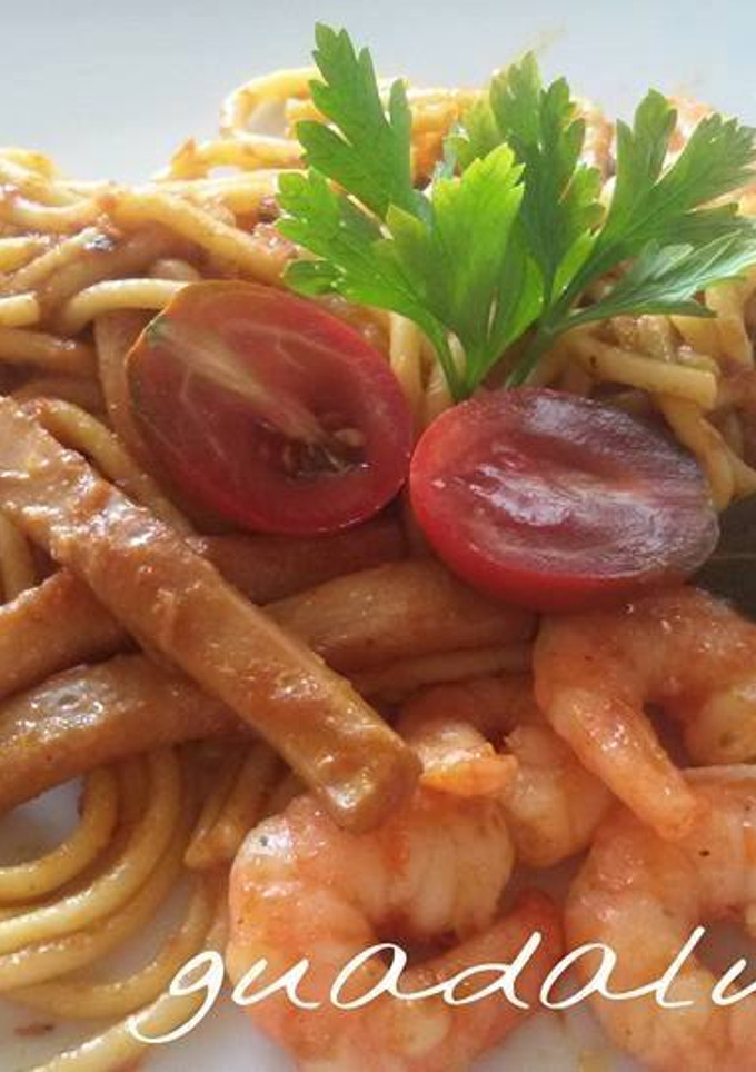 Una foto de Espaguetis marinera con salsa de tomates secos en GME, GMF y tradicional