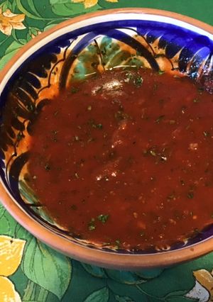 Une photo de Marinade épicée à la tomate, fenugrec, ail fumé, persil et soja