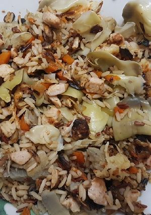 Una foto de Ensalada de arroz con pavo y alcachofas