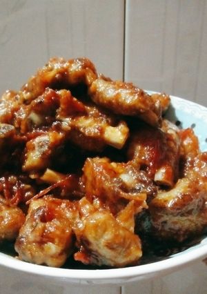 Hình của món Sườn xào chua ngọt.
