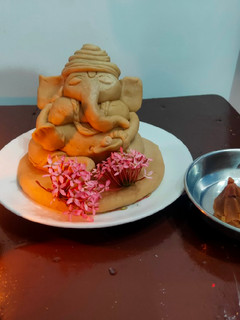 ચોકલેટ મોદક(chocolate modak recipe in gujarati) રેસીપી મુખ્ય ફોટો