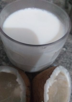A picture of Coconut milk.