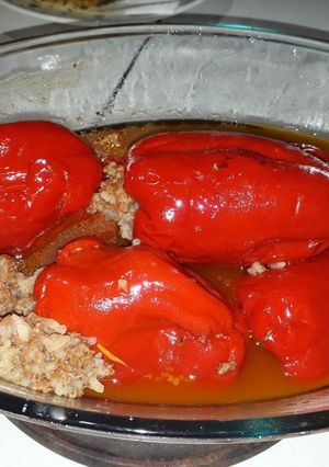 Una foto de Mejshi de morrón o Morrones rellenos