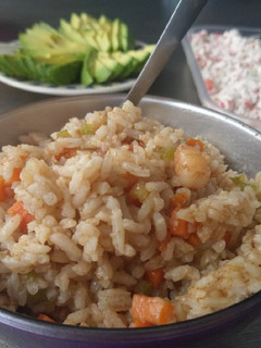 Una foto de Arroz frito con camarón