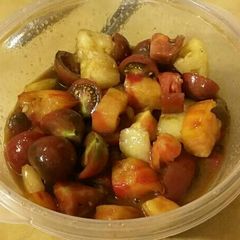 A picture of Heirloom Tomatoes in Balsamic Vinaigrette.