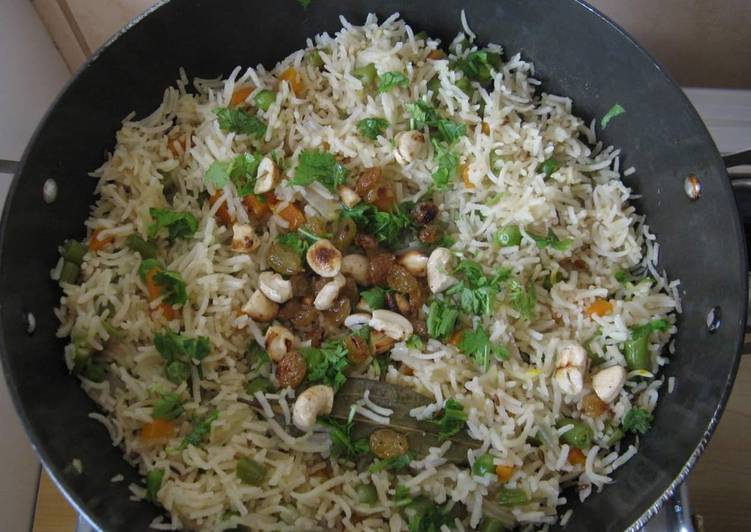 Recipe of Perfect Kaju kismis pulao (cashew,raisin pulao)