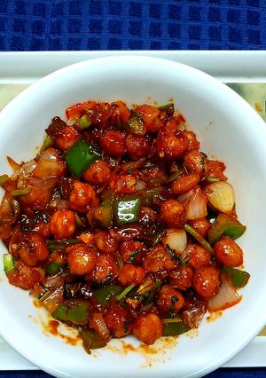 A picture of Crispy Chilli Garlic Chickpeas.