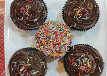 Easiest Way to Make Delicious Moist Chocolate Cupcakes